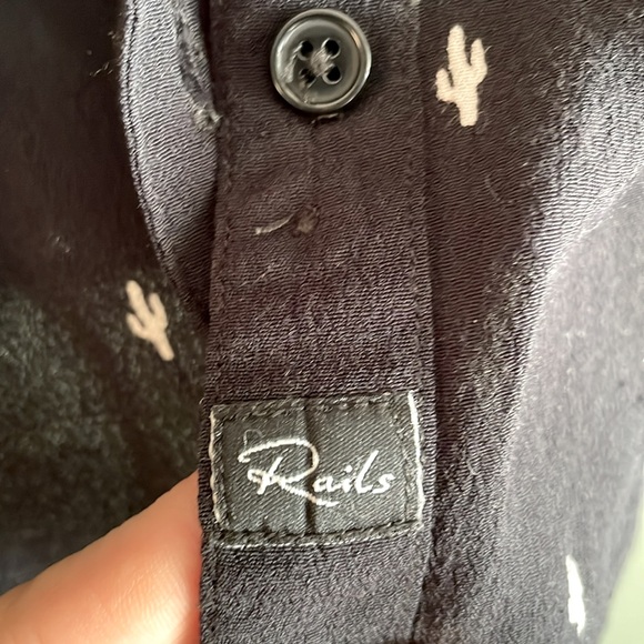 Rails Kate Cactus Print Button-Down Blouse in Black, Women’s Size M - Picture 4 of 6